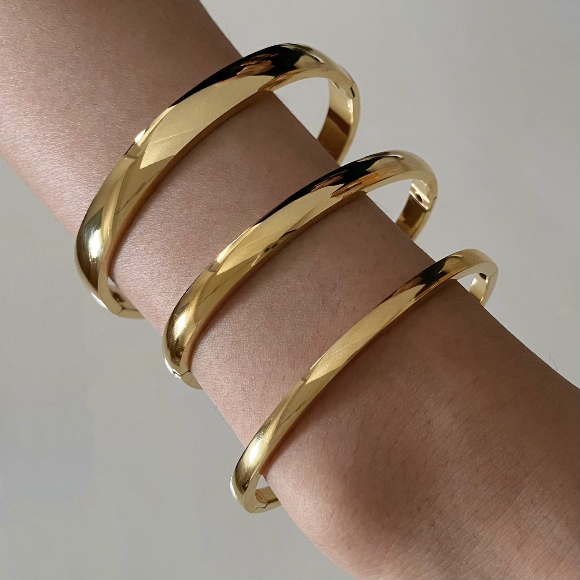 Bracelet simple à boucle minimaliste rétro Bracelet en or