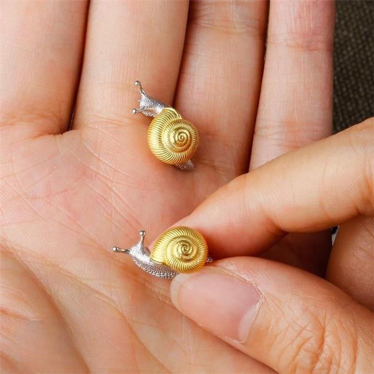 Snail Ear Studs Earrings Personality One-pair Package