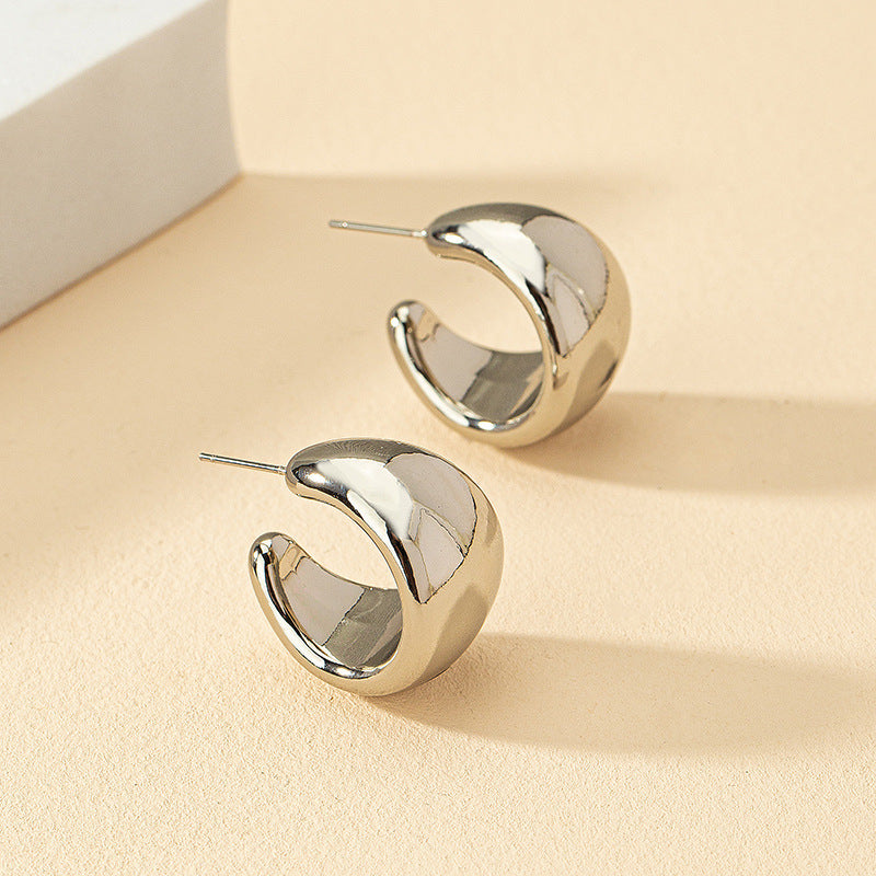 European And American Style Simple Fashion Metal Wide Surface C- Shaped Earrings