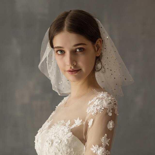 White Yarn Bridal Multi-layer Short Veil.