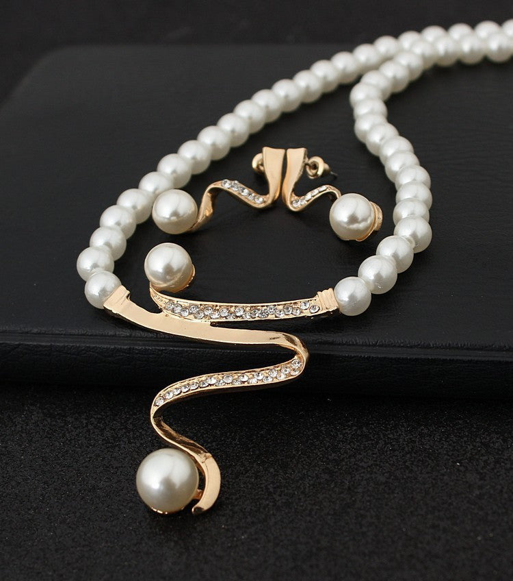 European fashion diamond crystal pearl necklace earrings set bride wedding accessories wholesale CMT058.