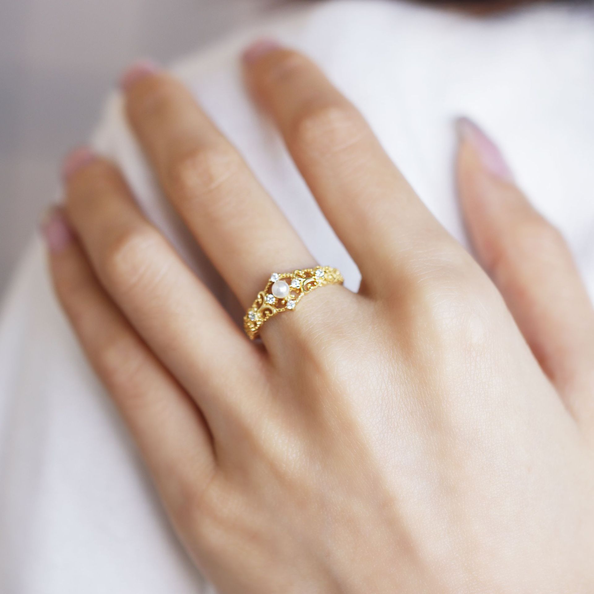Women's Gold-plated Antique Hollow Ring - Jewel Nexus