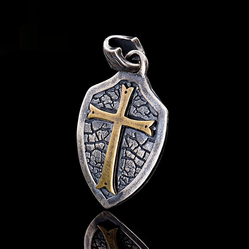 Collier avec pendentif en forme de bouclier croisé en argent S925, collier en argent Sterling de Style froid foncé