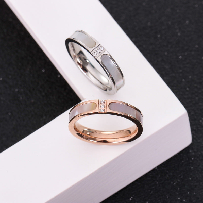 Fashion three diamond inlaid shell ring