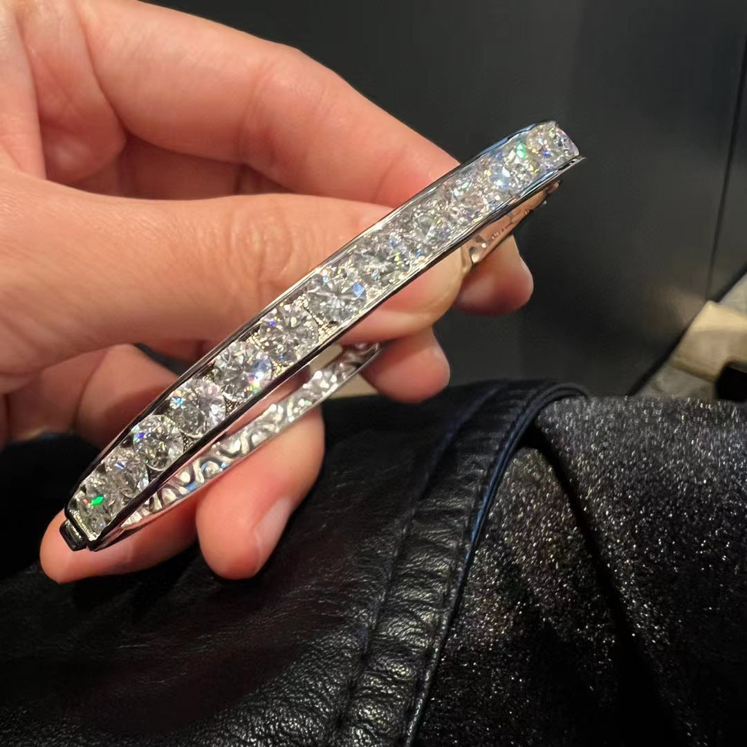 Armband aus reinem Silber mit 18 Karat vergoldetem großen Mosan-Diamanten und 40 Punkten