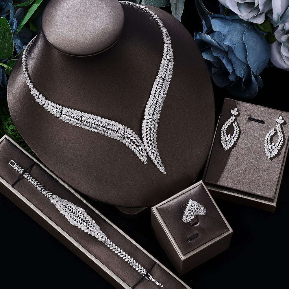Bijoux de chaîne de clavicule en quatre pièces pour mariage nuptial