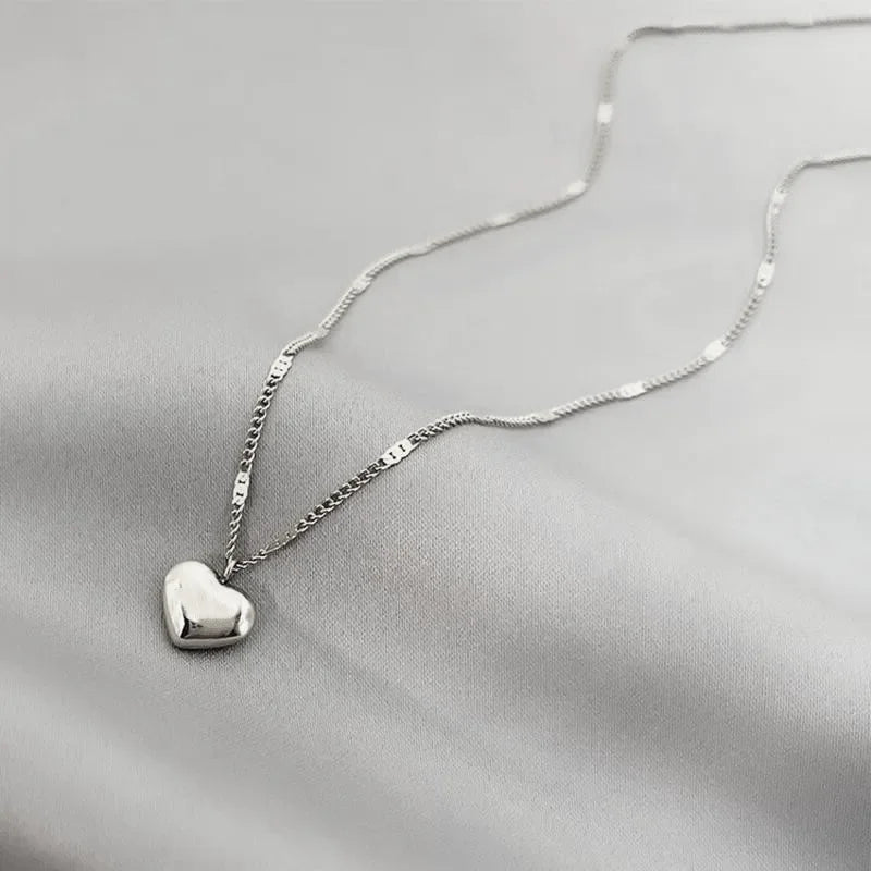 "Geometric Heart Necklace - Minimalist Jewelry for Chic Style"